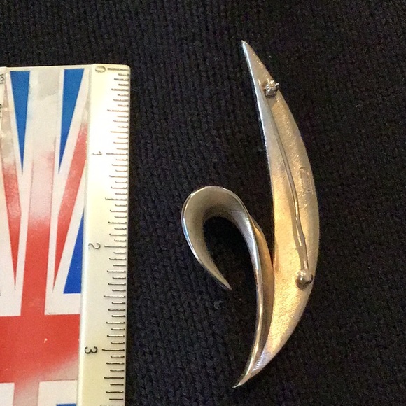 Vintage Trifari Brooch - Picture 2 of 3